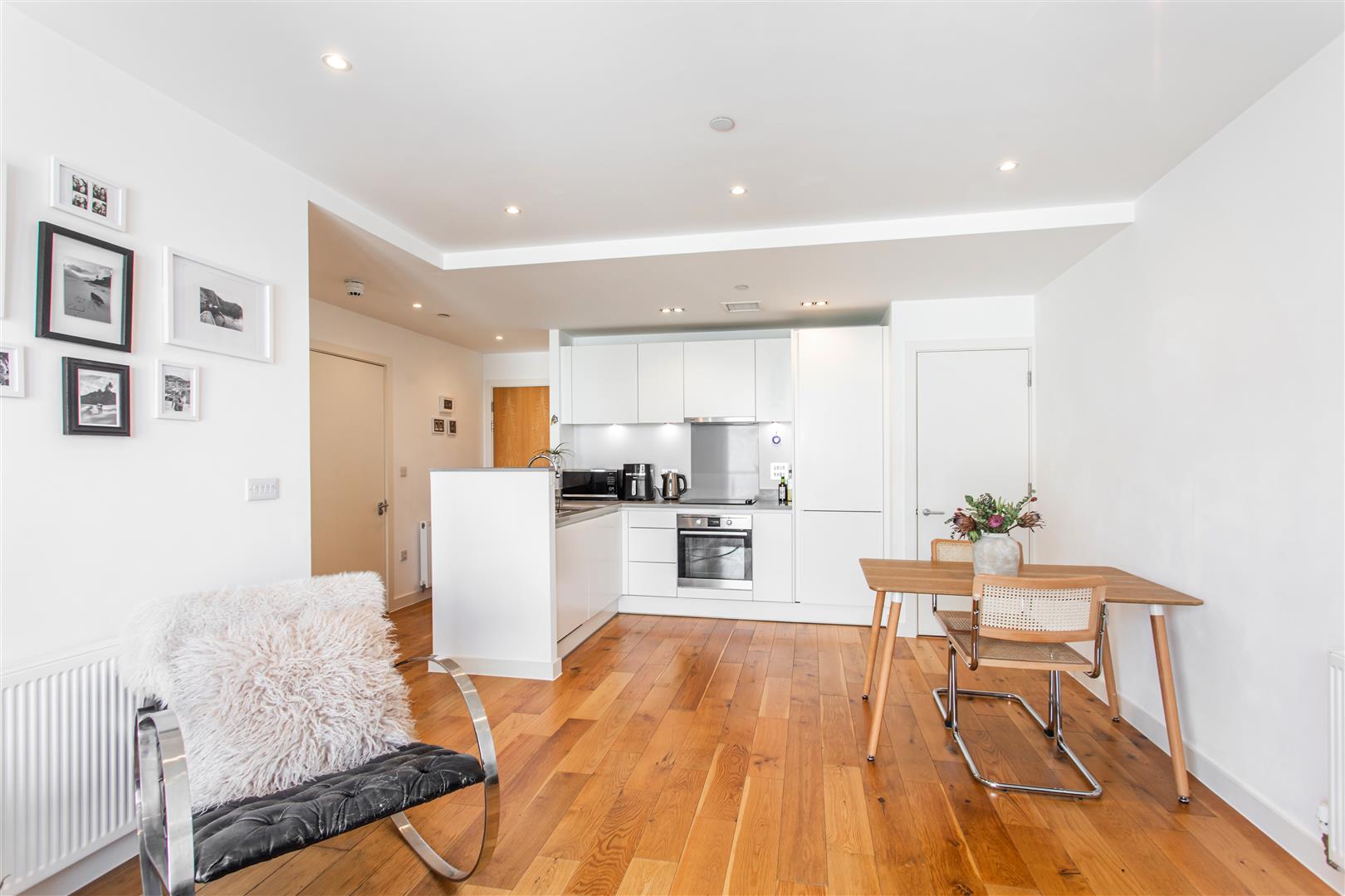 1 bed property in Palmers Road, London